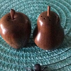 Vtg wooden  apple/pear salt and pepper shakers.